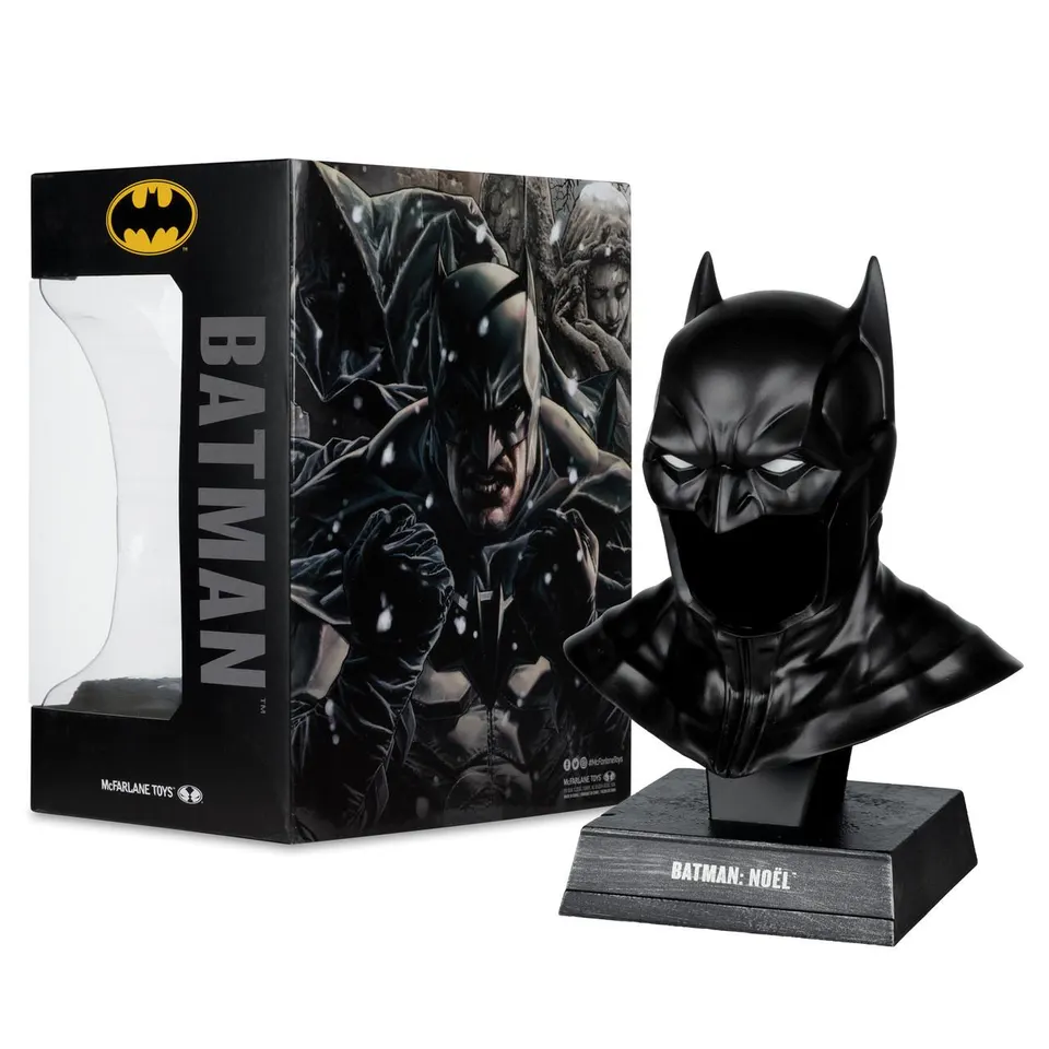 McFarlane Toys Batman (Batman: Noël) 1/3 Mini-Replica Mask – 23 cm - Image 3
