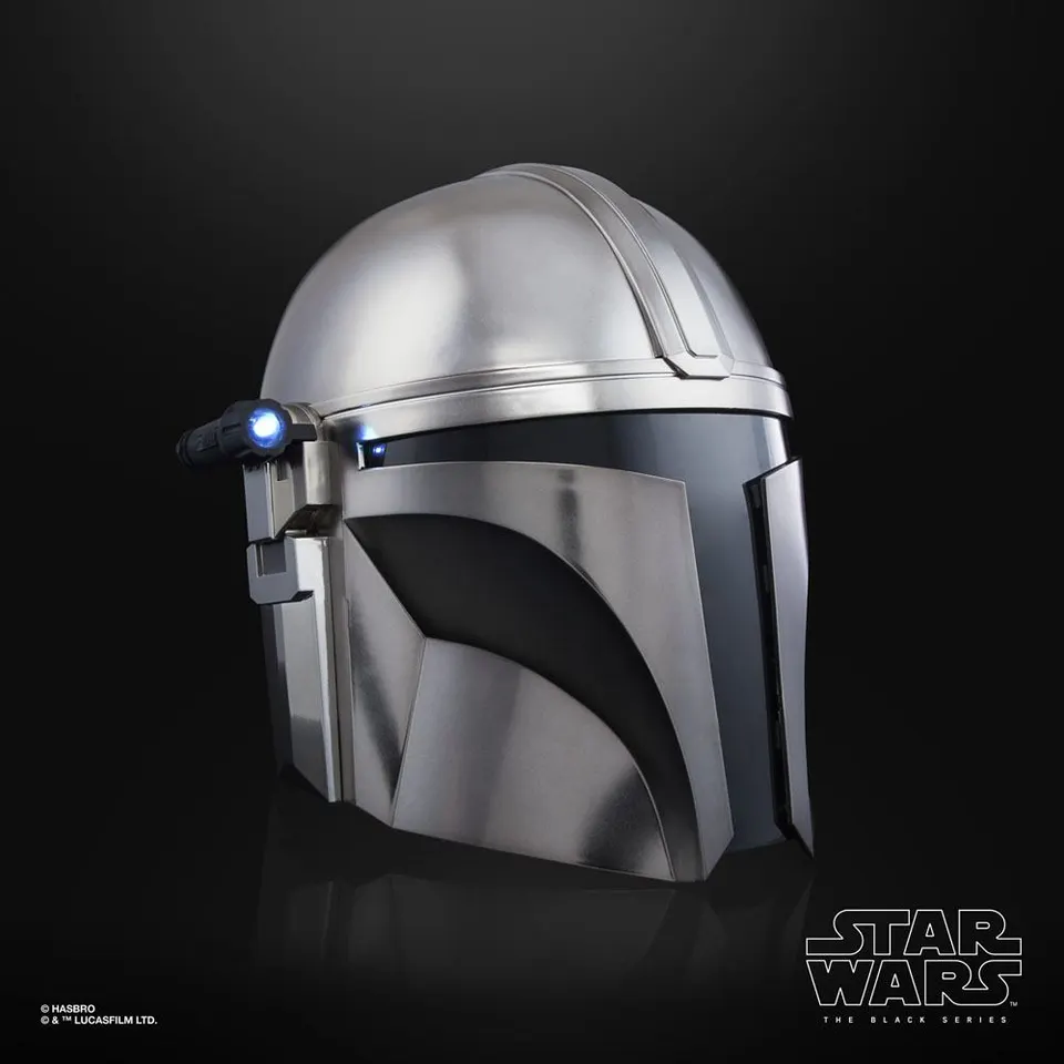 Hasbro Star Wars Black Series The Mandalorian Electronic Helmet - Image 4