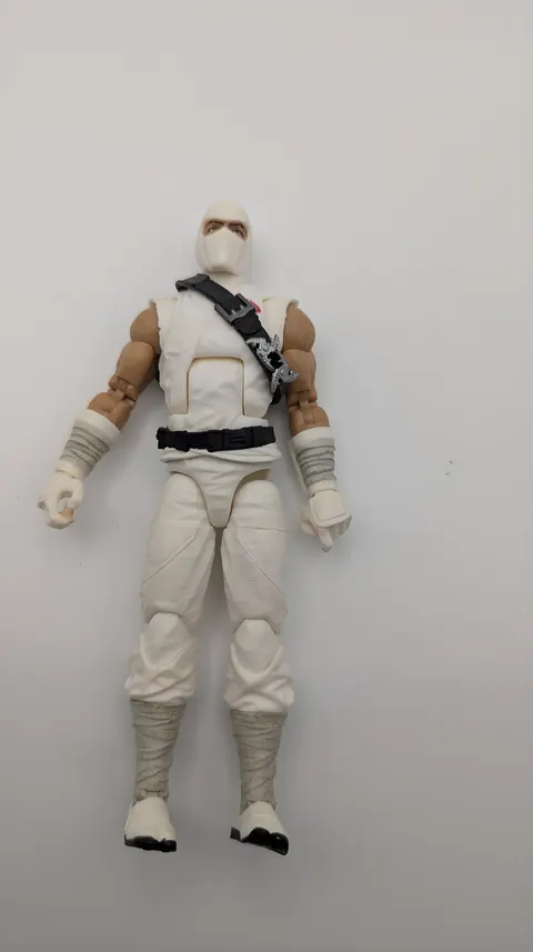 Hasbro G.I. Joe Classified Series 16 Snake Eyes 6" Action Figure