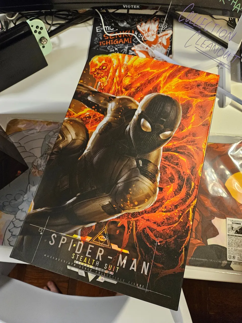 Hot Toys Spider‑Man Stealth Suit 1/6 Scale Deluxe Movie Masterpiece (MMS541) - Image 17