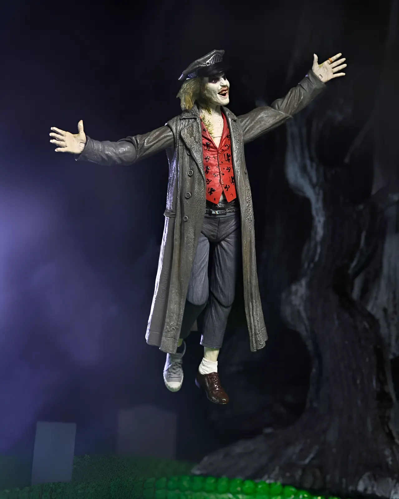 NECA Beetlejuice Ultimate Action Figure – Tour Guide Bio‑Exorcist 7in - Image 7