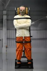 NECA Hannibal Lecter 7" Action Figure – The Silence of the Lambs - Thumbnail 9
