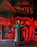 NECA Beetlejuice Ultimate 7" Figure – Trench Coat with Spikes + Set - Thumbnail 10