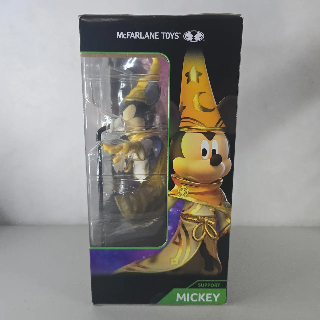 McFarlane Toys Disney Mirrorverse Mickey Mouse 12" Statue - Image 2