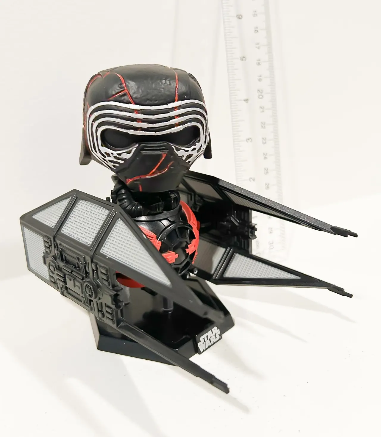 Funko Pop! Deluxe Kylo Ren in TIE Whisper – Star Wars (Deluxe) - Image 2