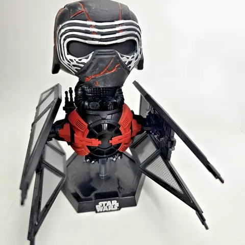 Funko Pop! Deluxe Kylo Ren in TIE Whisper – Star Wars (Deluxe)