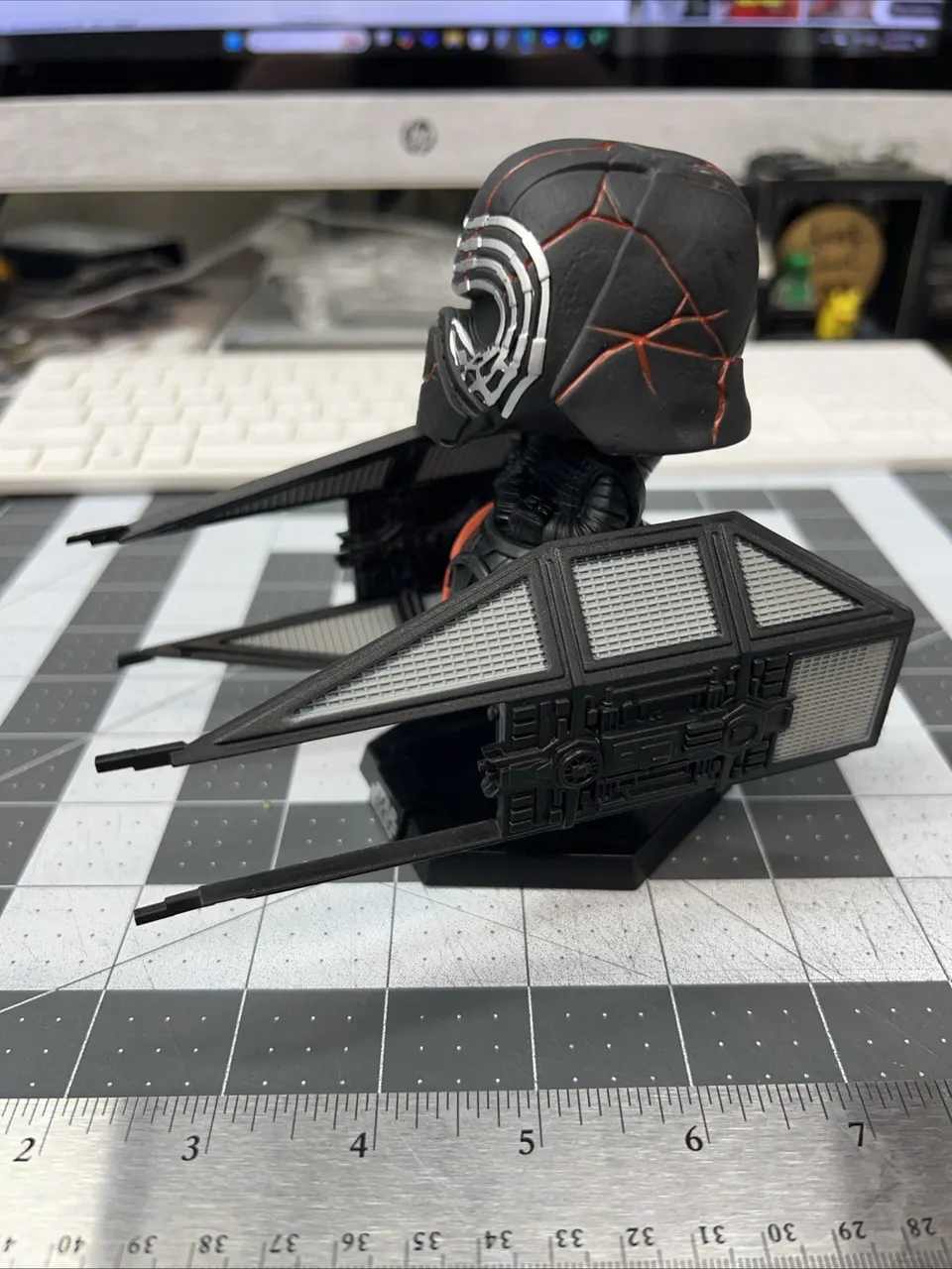 Funko Pop! Deluxe Kylo Ren in TIE Whisper – Star Wars (Deluxe) - Image 10