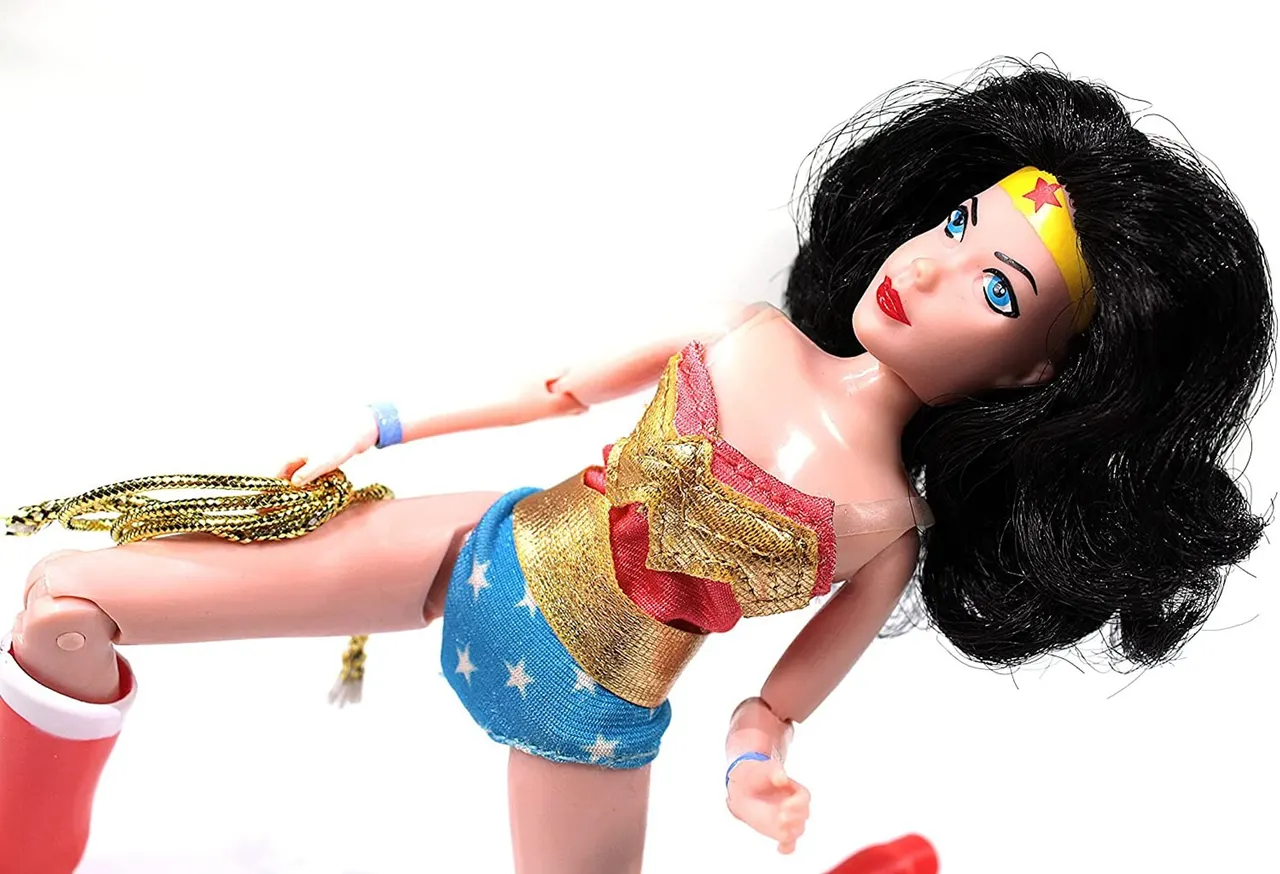Mego 8-Inch Wonder Woman Action Figure – Retro Classic - Image 2