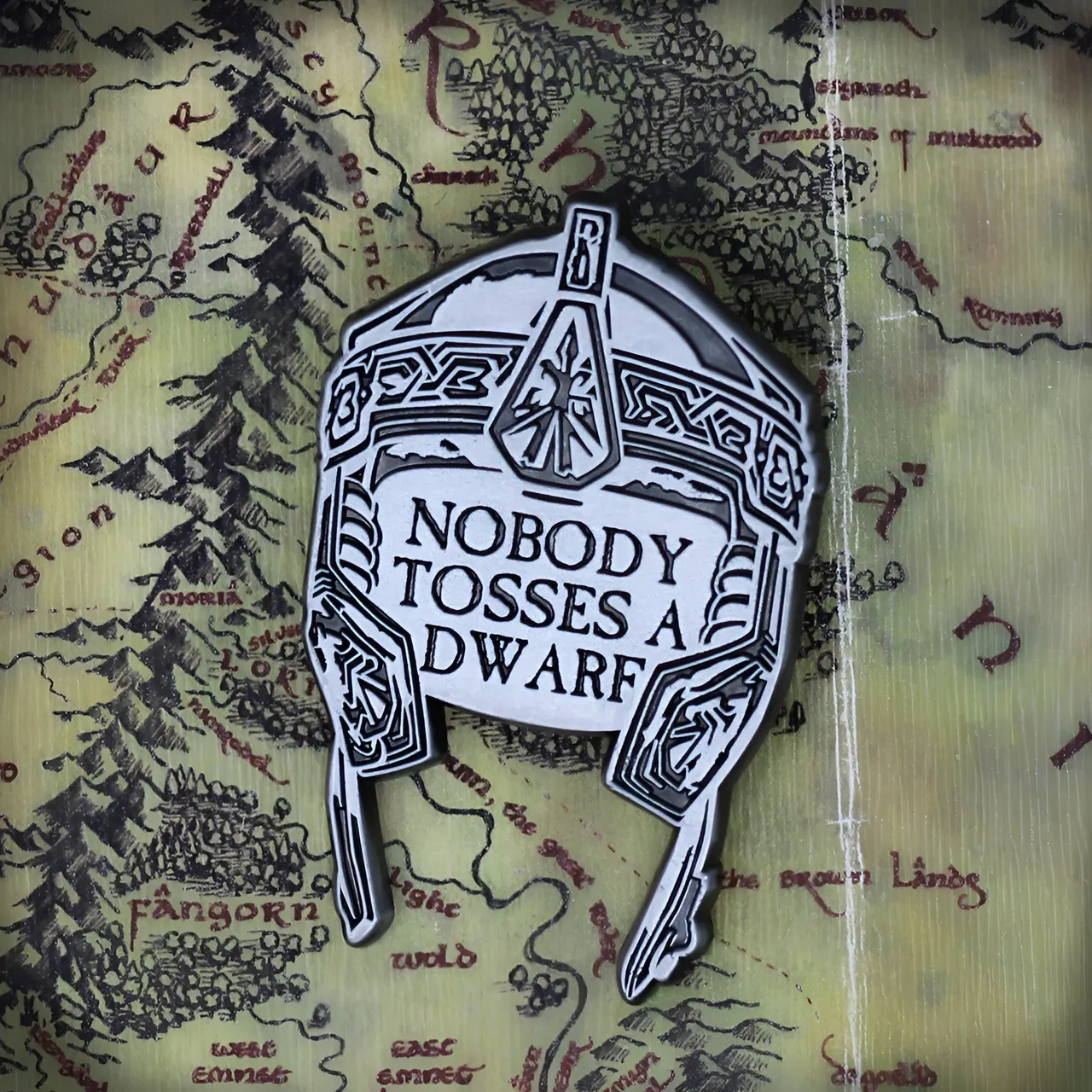 Weta Collictibles Gimli Helmet Pin Badge – Limited Edition - Image 5