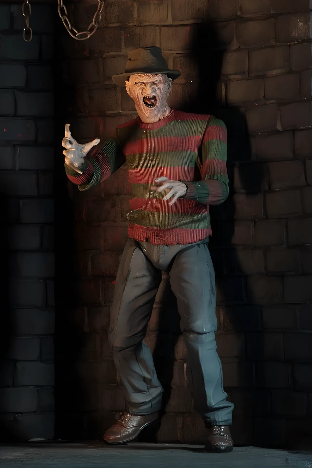 NECA Ultimate Freddy Krueger – A Nightmare on Elm Street Part 2 - Image 12