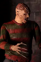 NECA Ultimate Freddy Krueger – A Nightmare on Elm Street Part 2 - Thumbnail 11