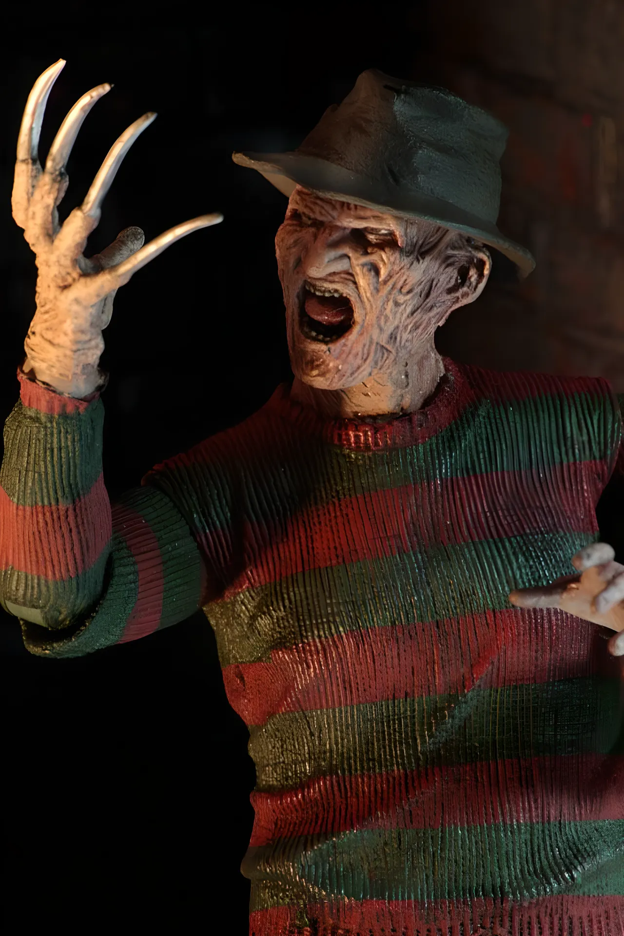 NECA Ultimate Freddy Krueger – A Nightmare on Elm Street Part 2 - Image 9