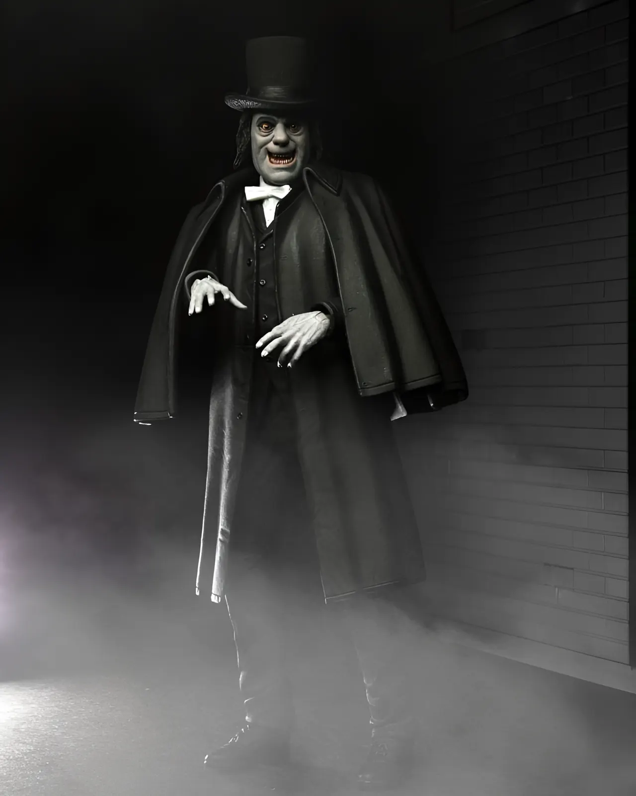 NECA Ultimate London After Midnight Edward C. Burke 7" Action Figure - Image 7