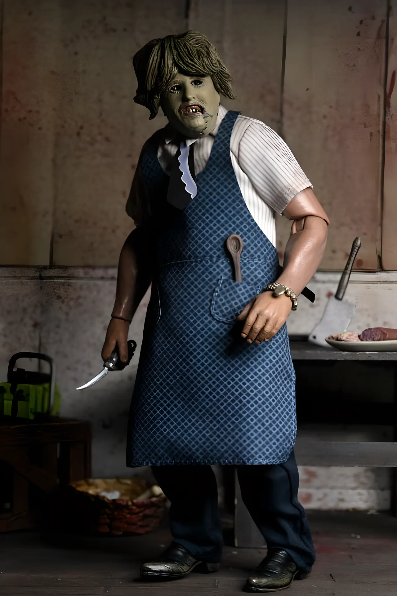 NECA Leatherface Old Lady Mask Clothed Action Figure – 20 cm - Image 8