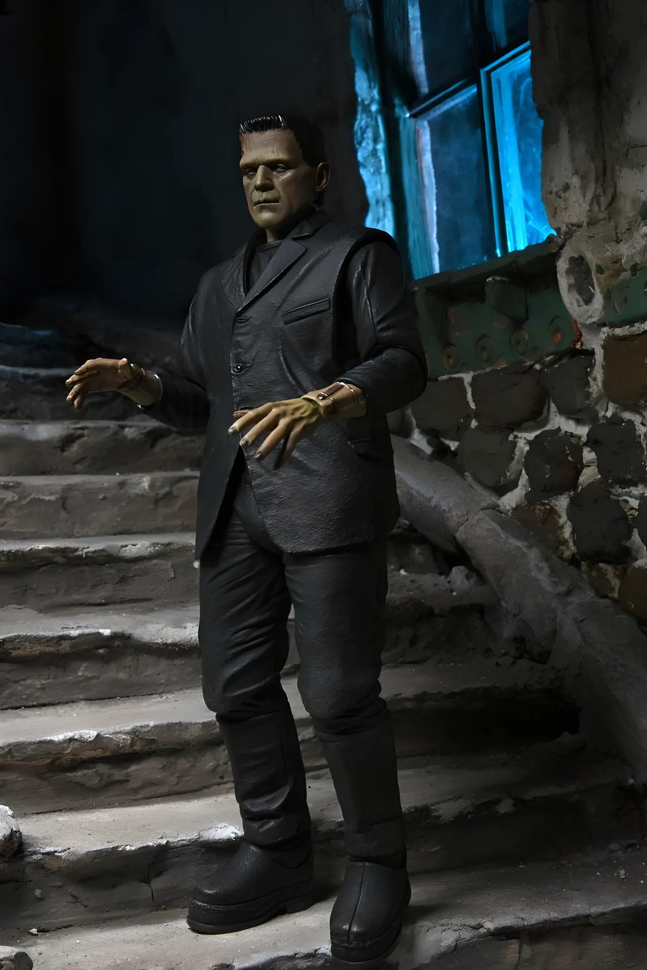 NECA Ultimate Frankenstein's Monster 7" Figure – Universal Monsters - Image 10