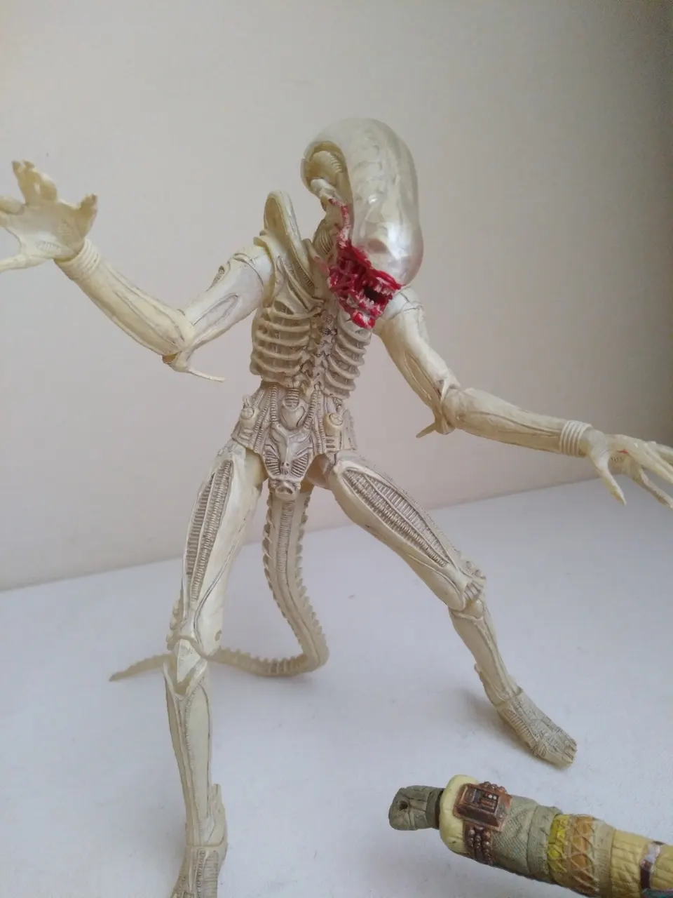 NECA Alien Kane 40th Anniversary 7\" Action Figure - Image 3
