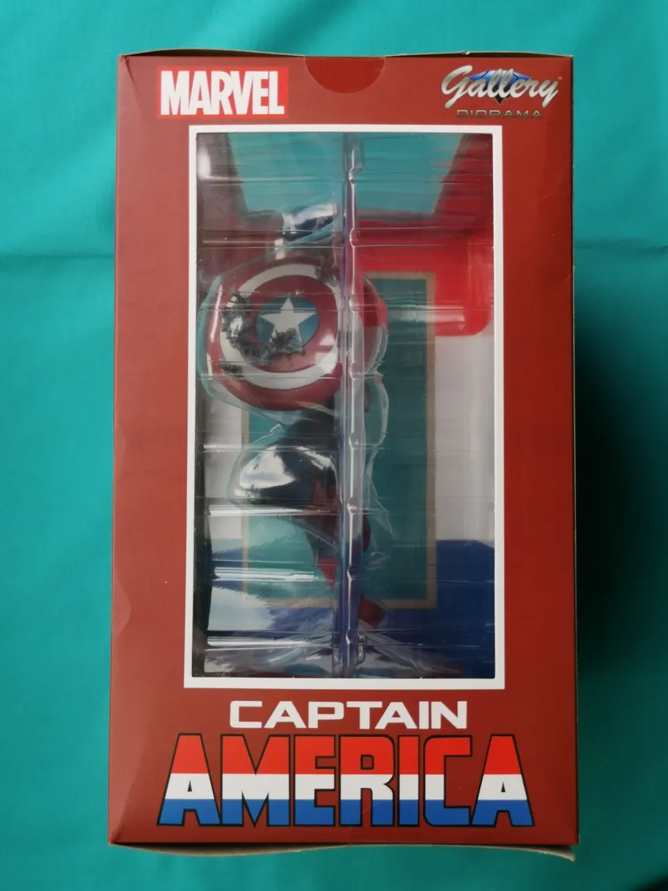Diamond Select Toys Captain America 9" PVC Diorama Figure – Sealed - Image 4