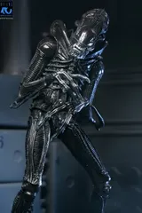 NECA Aliens Ultimate Action Figure – Xenomorph Warrior (40th Anniversary, 23 cm) - Thumbnail 4