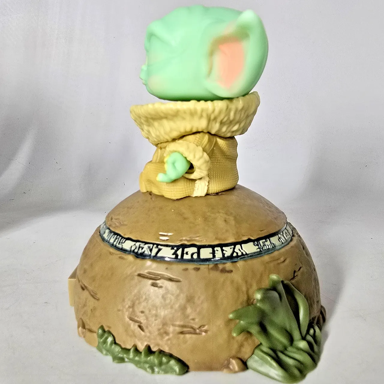 Funko Pop! Grogu Using The Force Pop Vinyl #485-58390 – 12.1 cm - Image 3