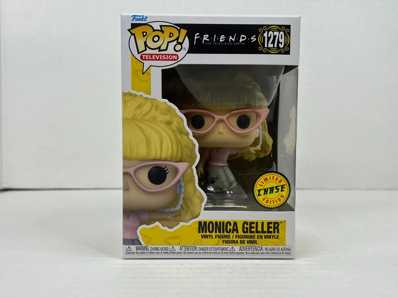 Paquete de vinilo Funko Monica Geller Pop! TV con protector gráfico - Image 2