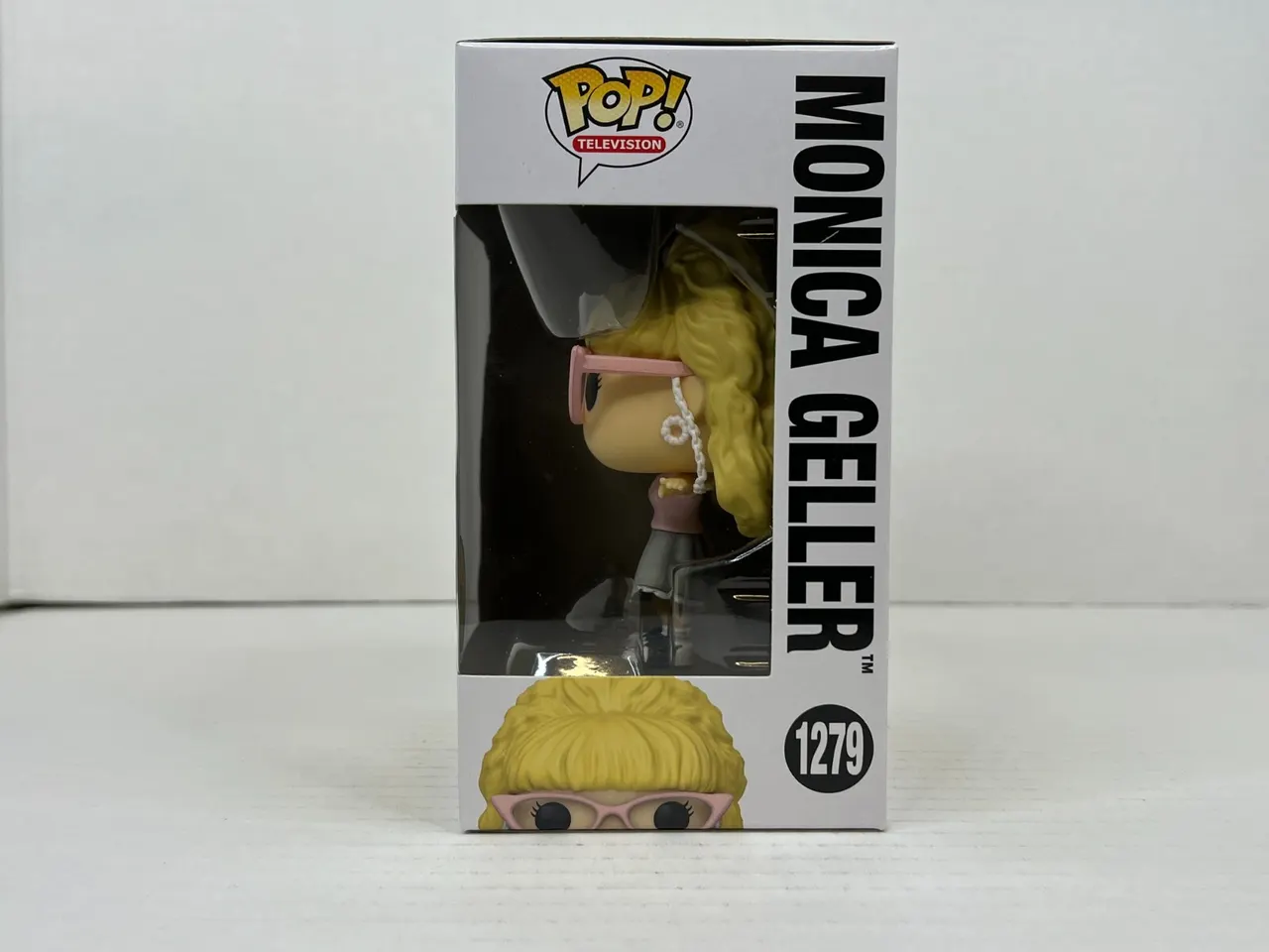 Paquete de vinilo Funko Monica Geller Pop! TV con protector gráfico - Image 3