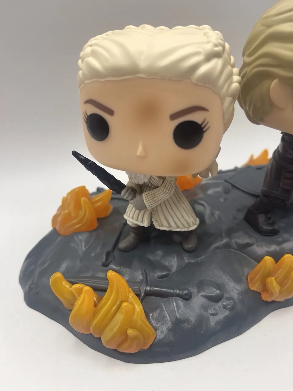 Funko Pop! Moments – Daenerys & Jorah – Game of Thrones - Image 9