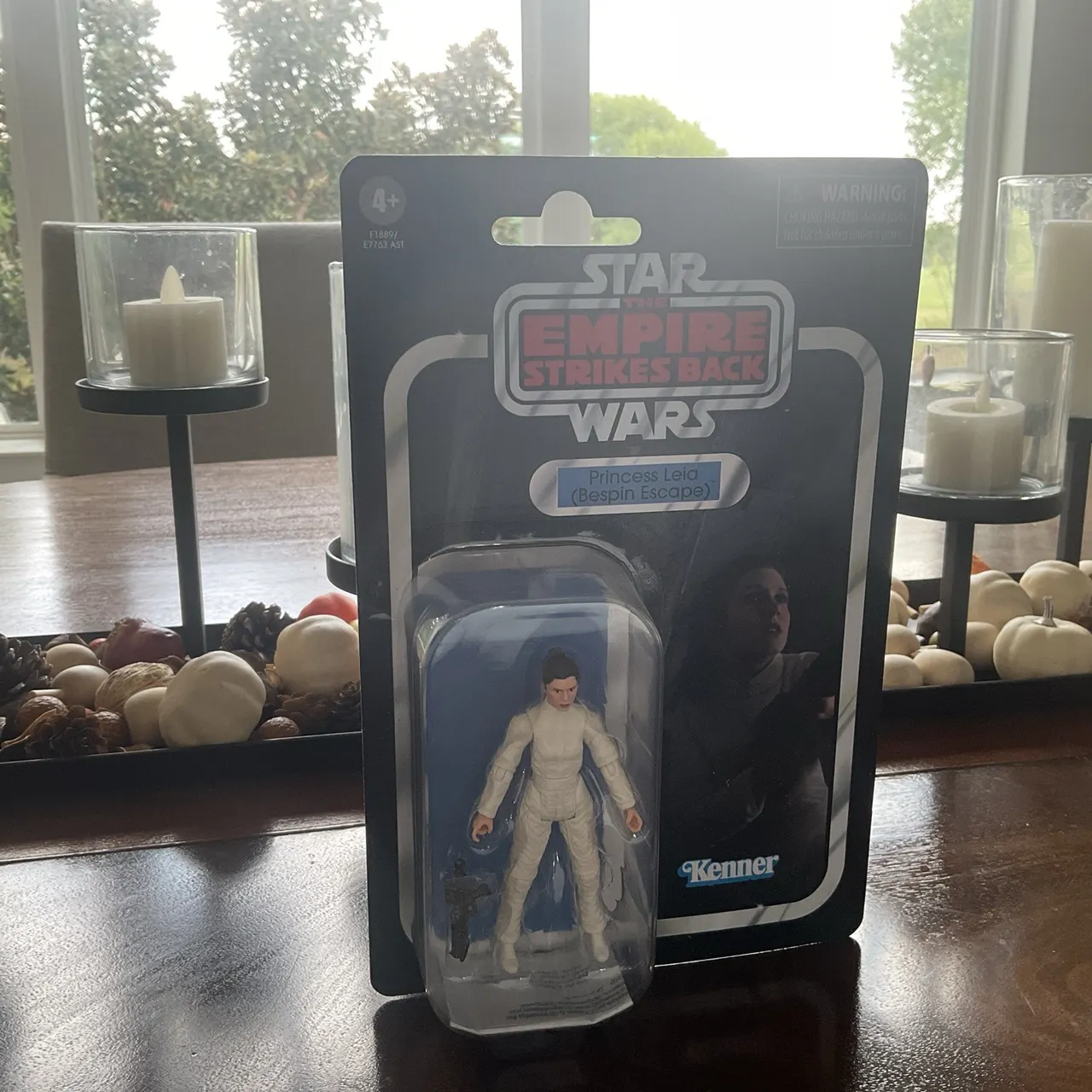 Hasbro Star Wars Vintage Princess Leia (Bespin Escape) Figure - Image 5