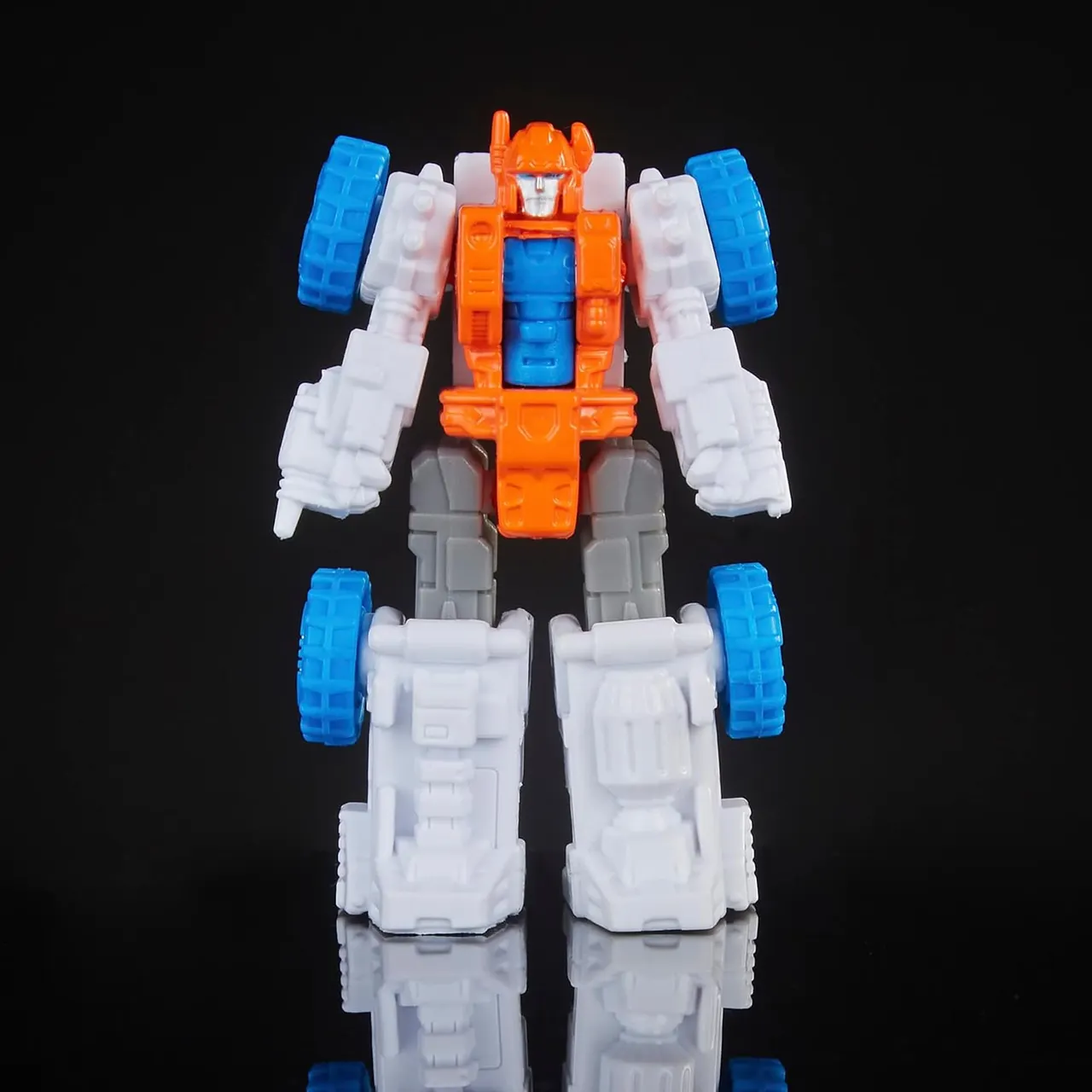 Alliance Entertainment Generations Selects Guardian Robot Titan Figure - Image 4