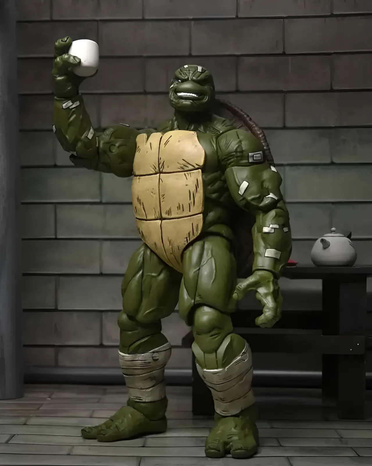 NECA Michelangelo Battle-Damaged Action Figure – The Last Ronin - Image 8