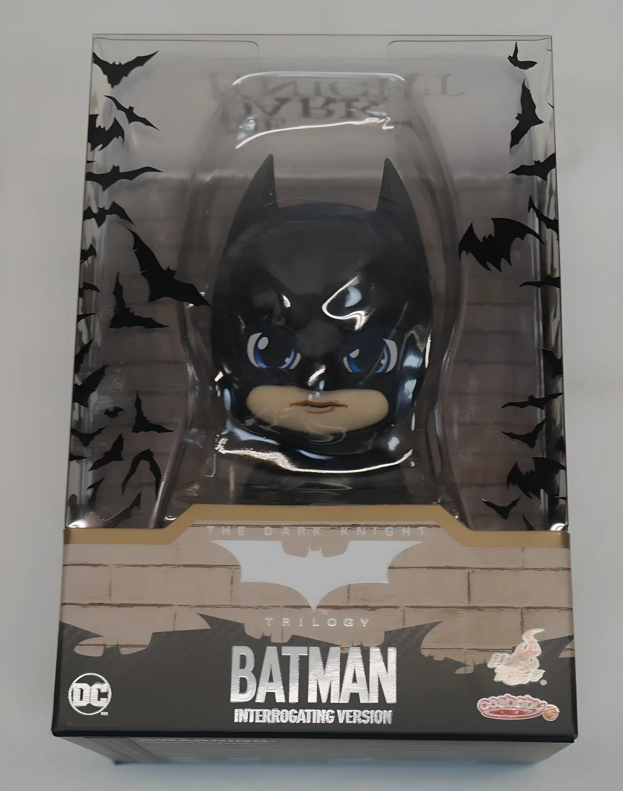 Hot Toys Batman Interrogating Cosbaby – DC Comics - Image 1