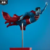 DC Direct Superman Lee Bermejo 1/10 Resin Statue – Limited - Thumbnail 2