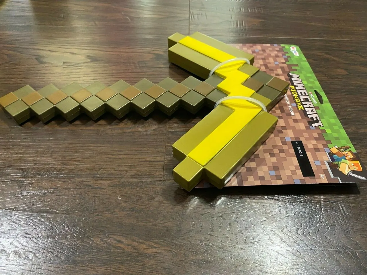 Jakks Pacific Minecraft Pickaxe – Life‑Size Roleplay Prop - Image 4